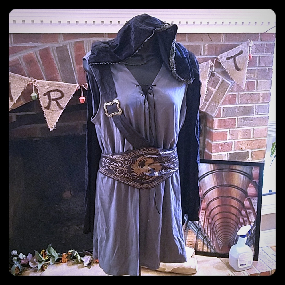 Huntress costume size large 12-14